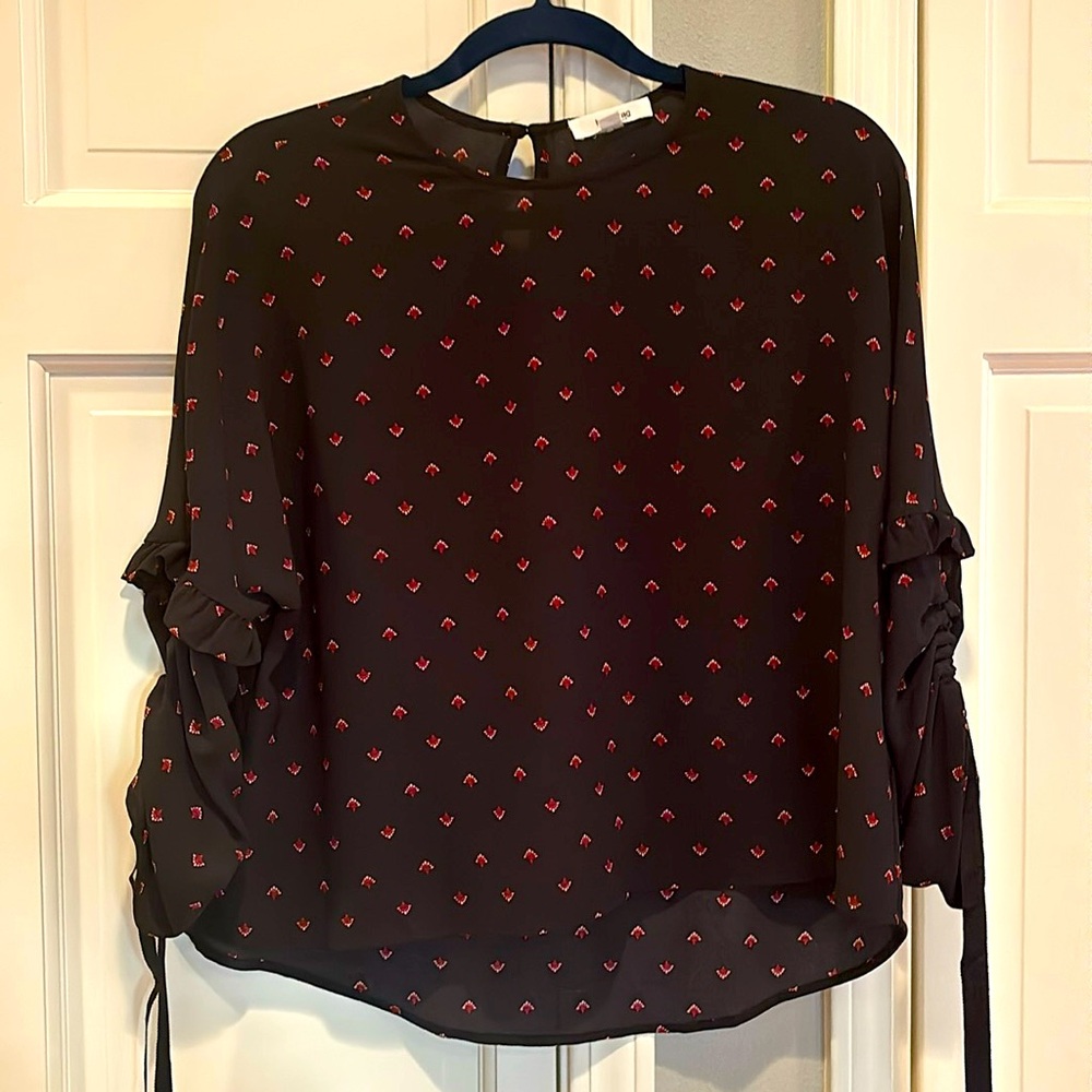 Hashttag in trend black, red, white print blouse